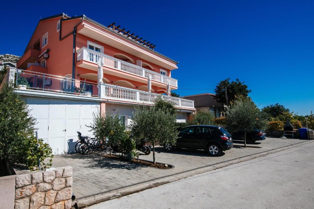 Apartments By The Sea Starigrad, Paklenica - 16421 Εξωτερικό φωτογραφία